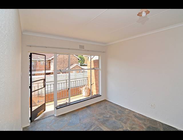 1 BEDROOM APARTMENT FOR SALE IN WINDSOR EAST